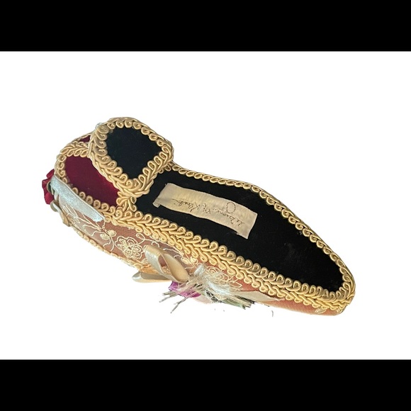 Wayne Kleski Katherines Collection retired Embellished Victorian shoe decor - Picture 6 of 7
